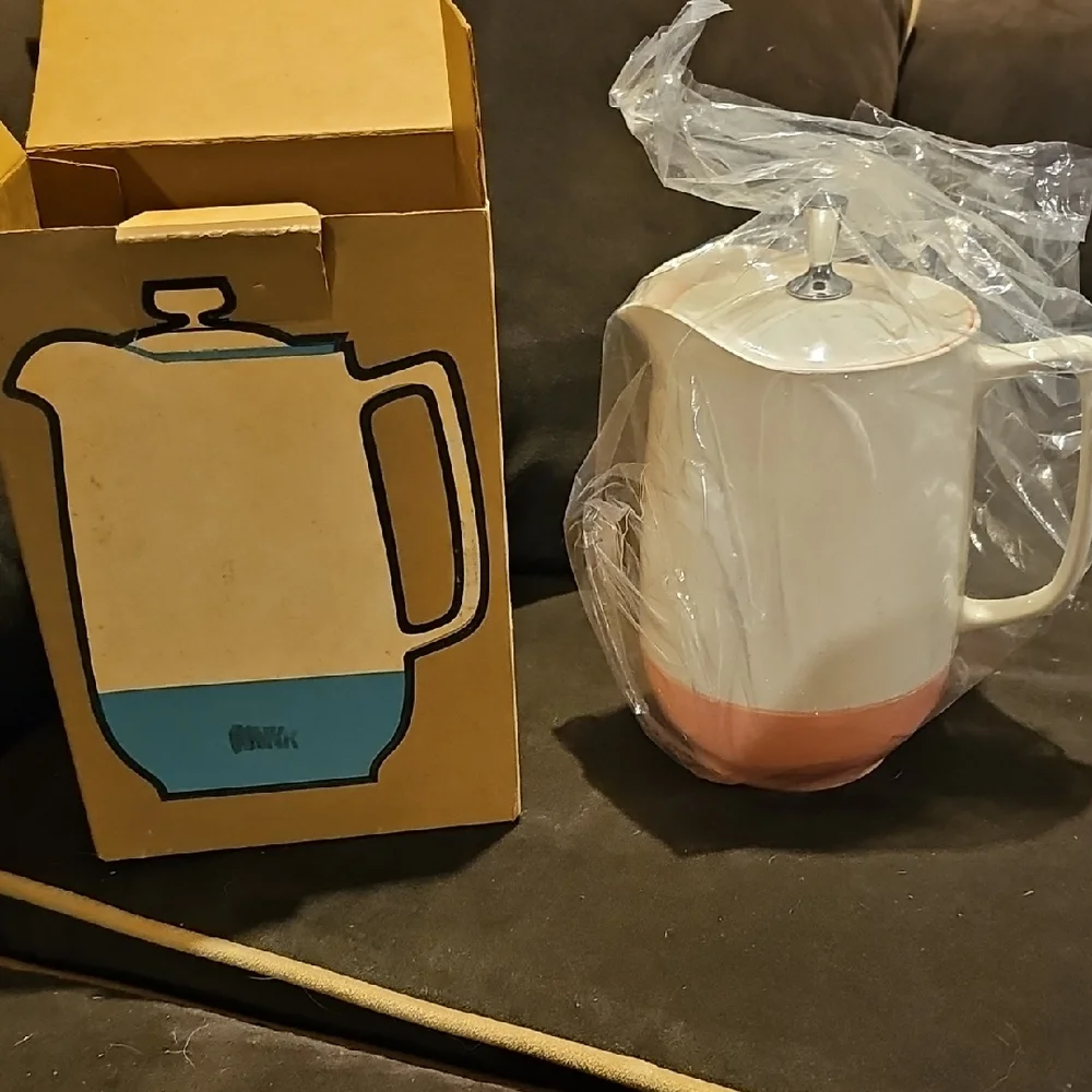 NWT RETRO Vacron Ware Pink White Pitcher 60s Server Carafe Vintage Home Decor